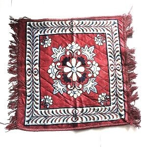 लाल आसन जाप-साधना-ध्यान  24*24 inch