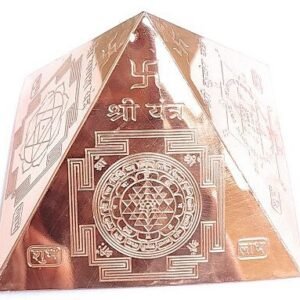 महालक्ष्मी पिरामिड यंत्र जिसमें श्री कुबेर यंत्र, श्री कनक धारा यंत्र, श्री गणेश यंत्र, श्रीयंत्र, चारों दिशाओं में अंकित है Shri yantra